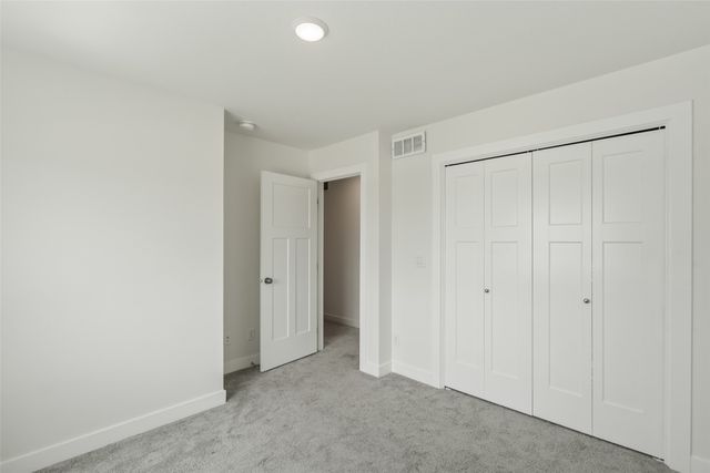 1025 Gray Avenue, Waukee, IA 50263