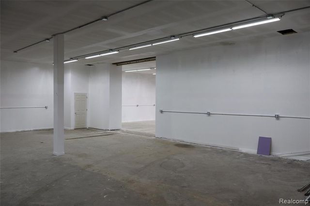 102 W State Fair, Highland Park, MI 48203