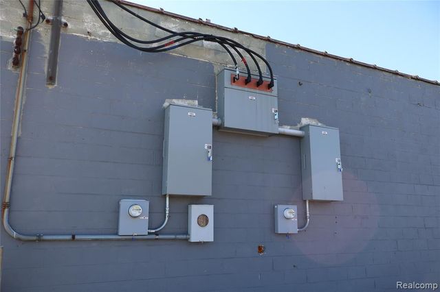 102 W State Fair, Highland Park, MI 48203