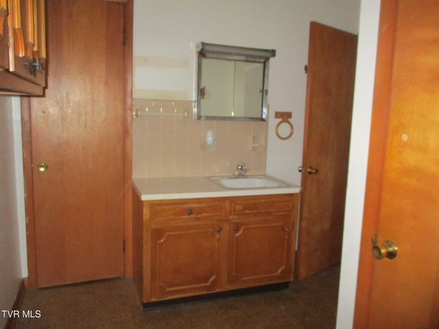 157 Raintree Drive, Kingsport, TN 37665