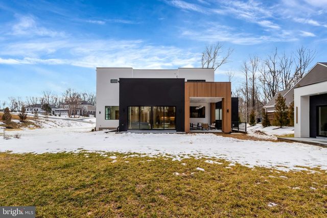 8302 ROBEY AVE, Annandale, VA 22003