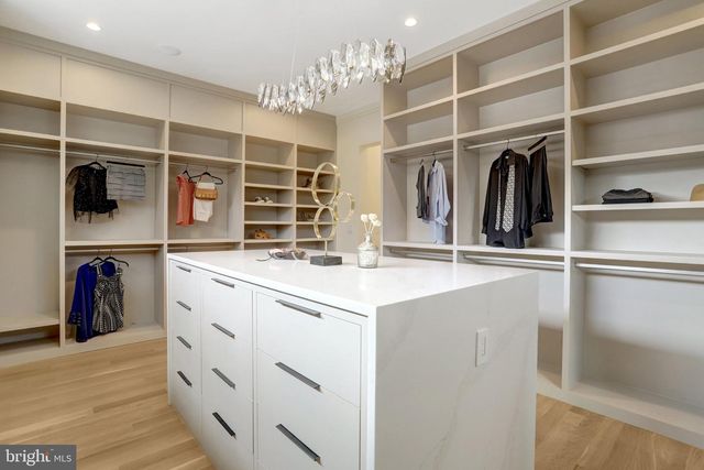 8302 ROBEY AVE, Annandale, VA 22003