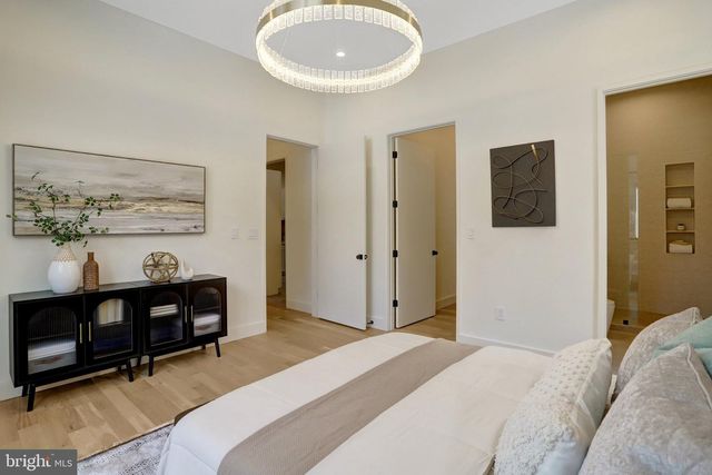 8302 ROBEY AVE, Annandale, VA 22003