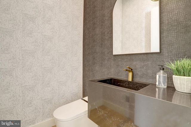 8302 ROBEY AVE, Annandale, VA 22003