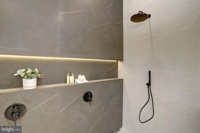 8302 ROBEY AVE, Annandale, VA 22003