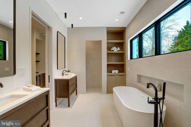 8302 ROBEY AVE, Annandale, VA 22003