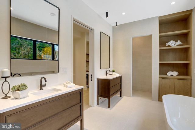 8302 ROBEY AVE, Annandale, VA 22003