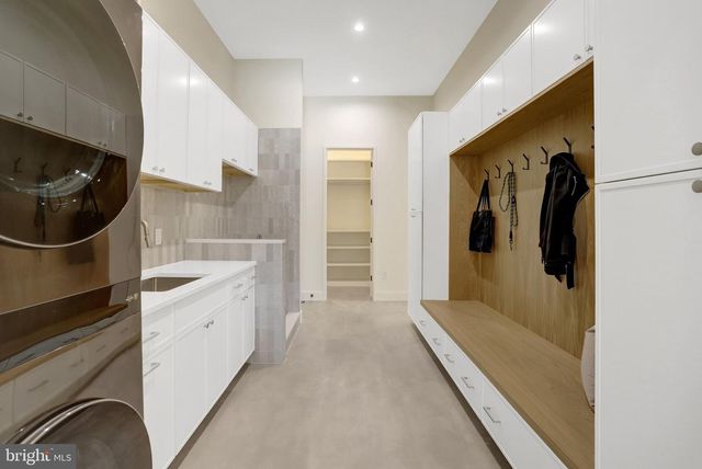 8302 ROBEY AVE, Annandale, VA 22003