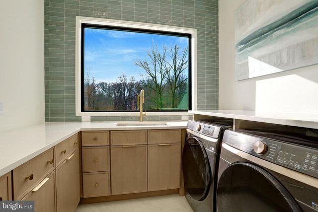 8302 ROBEY AVE, Annandale, VA 22003