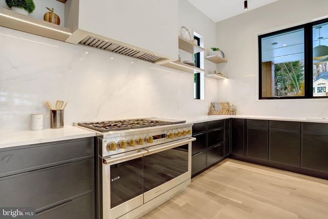 8302 ROBEY AVE, Annandale, VA 22003