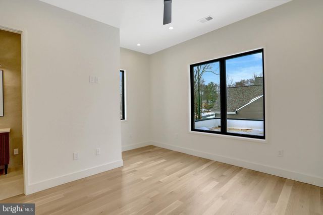 8302 ROBEY AVE, Annandale, VA 22003