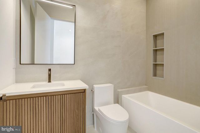 8302 ROBEY AVE, Annandale, VA 22003