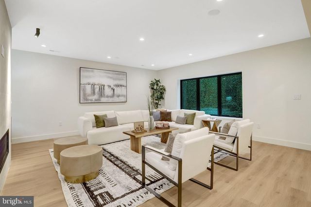 8302 ROBEY AVE, Annandale, VA 22003