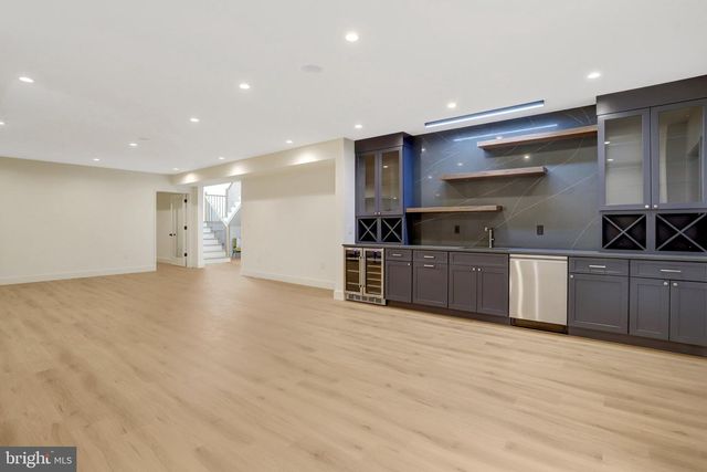 8302 ROBEY AVE, Annandale, VA 22003