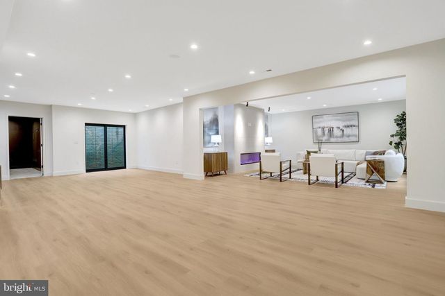 8302 ROBEY AVE, Annandale, VA 22003