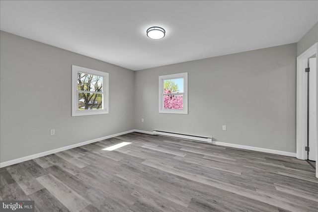 902 SUELLEN DR, Reading, PA 19605