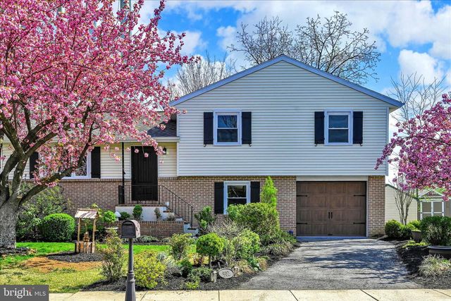 902 SUELLEN DR, Reading, PA 19605