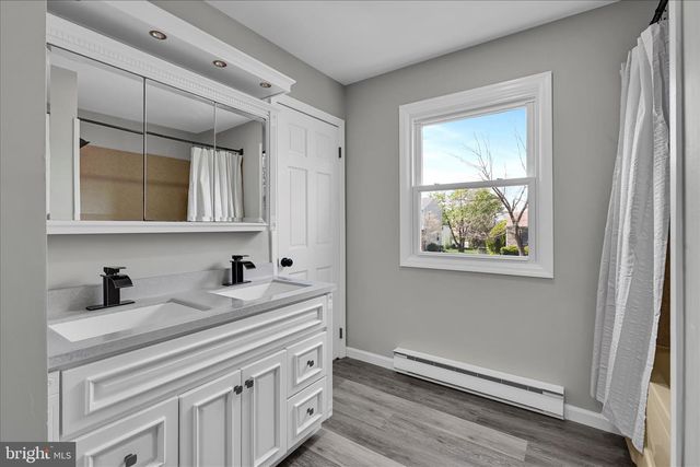 902 SUELLEN DR, Reading, PA 19605