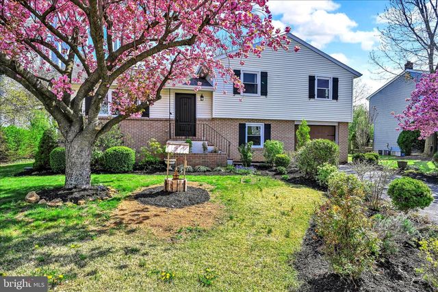 902 SUELLEN DR, Reading, PA 19605
