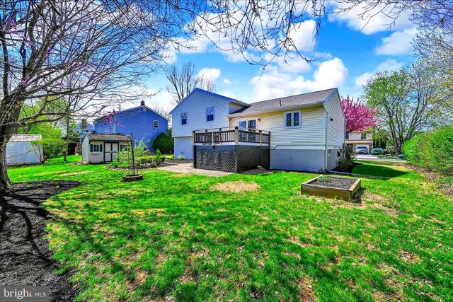 902 SUELLEN DR, Reading, PA 19605