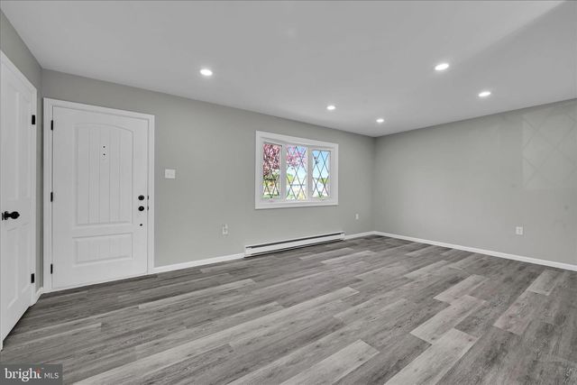 902 SUELLEN DR, Reading, PA 19605