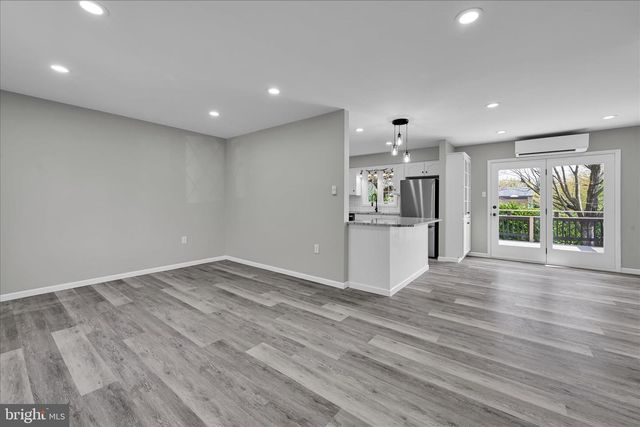 902 SUELLEN DR, Reading, PA 19605
