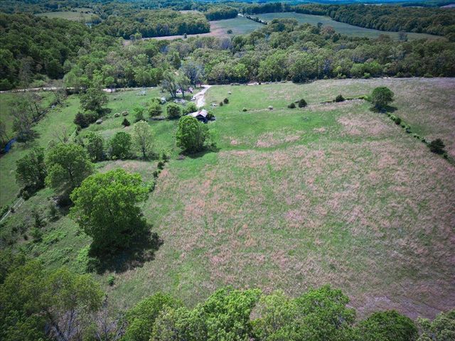 18241 Pine Road, Willow Springs, MO 65793