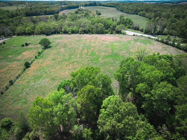 18241 Pine Road, Willow Springs, MO 65793