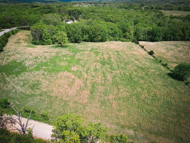 18241 Pine Road, Willow Springs, MO 65793