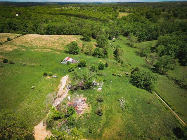 18241 Pine Road, Willow Springs, MO 65793