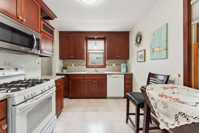 5718 13th Avenue S, Minneapolis, MN 55417