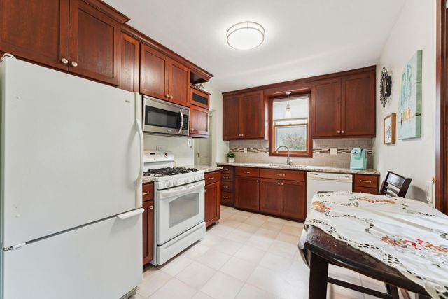 5718 13th Avenue S, Minneapolis, MN 55417