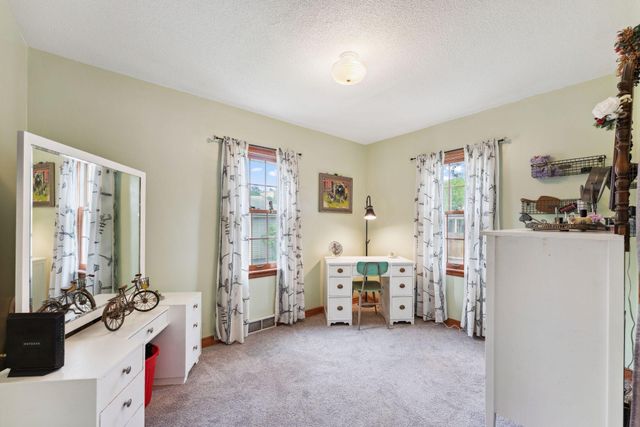 5718 13th Avenue S, Minneapolis, MN 55417