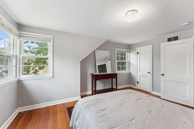 5718 13th Avenue S, Minneapolis, MN 55417