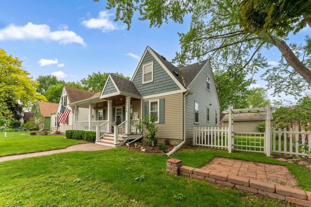 5718 13th Avenue S, Minneapolis, MN 55417