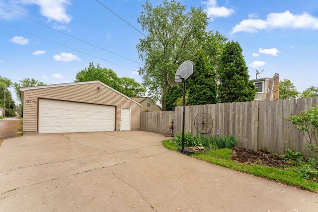 5718 13th Avenue S, Minneapolis, MN 55417