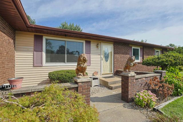 11611 Whittington Circle, Mishawaka, IN 46545