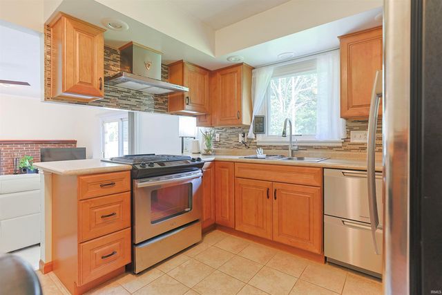 11611 Whittington Circle, Mishawaka, IN 46545