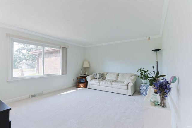 11611 Whittington Circle, Mishawaka, IN 46545