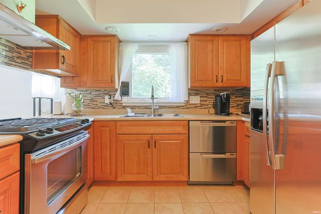 11611 Whittington Circle, Mishawaka, IN 46545