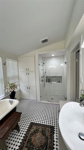 636 Franklin, La Grange, TX 78945