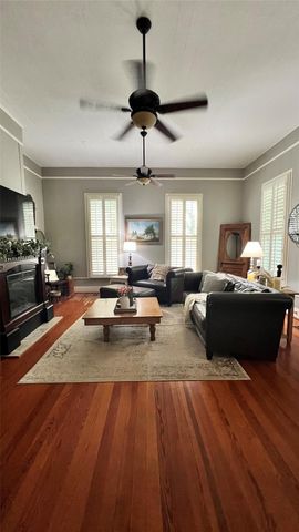 636 Franklin, La Grange, TX 78945