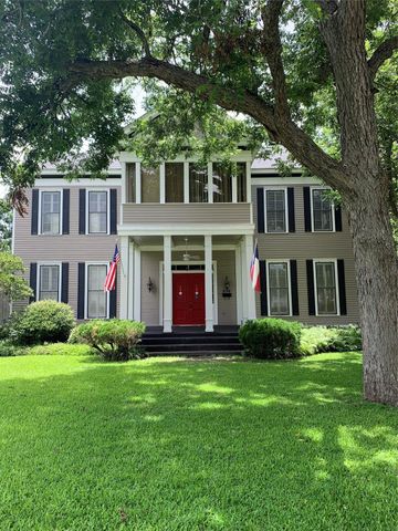 636 Franklin, La Grange, TX 78945