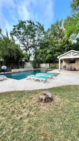 636 Franklin, La Grange, TX 78945