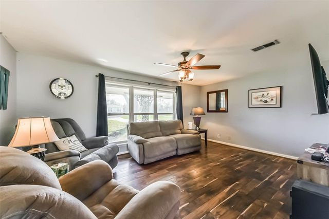 71 Garfield Street, La Porte, TX 77571