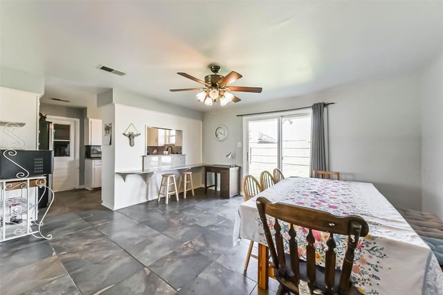 71 Garfield Street, La Porte, TX 77571