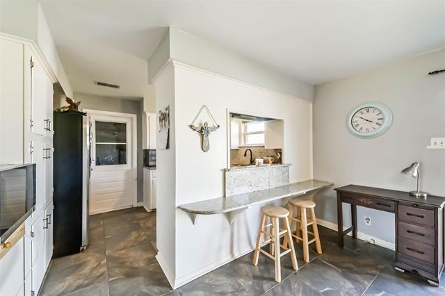 71 Garfield Street, La Porte, TX 77571