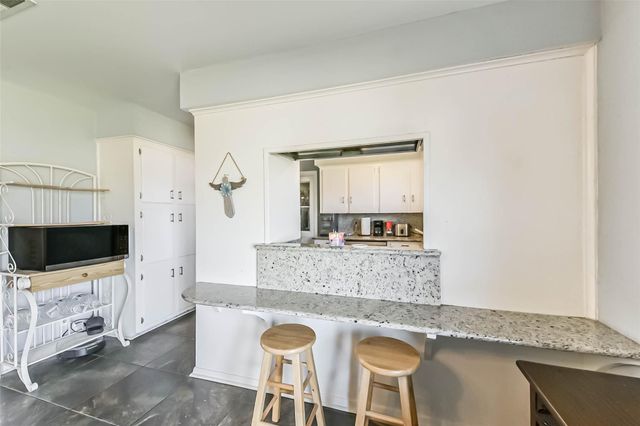 71 Garfield Street, La Porte, TX 77571