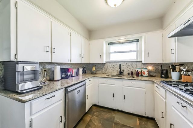 71 Garfield Street, La Porte, TX 77571