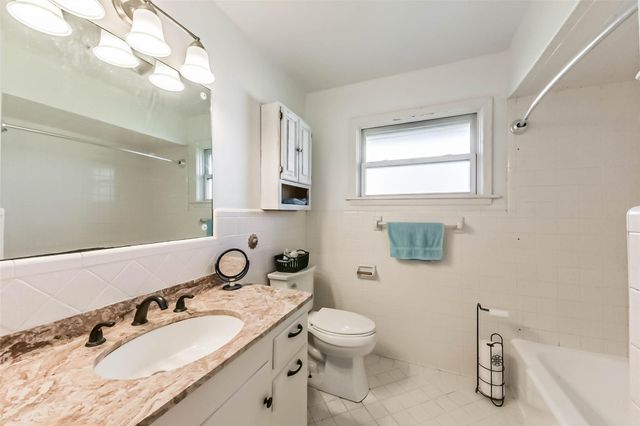 71 Garfield Street, La Porte, TX 77571